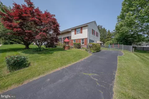 405 Garden Ln, Aston, PA 19014