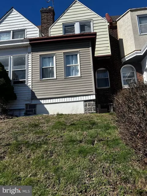 504 Woodcliffe Rd, Darby, PA 19082