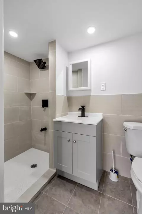 Bath - 7100 Emerson Ave, Upper Darby, PA 19082 photo 1 of 5