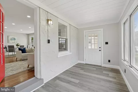 Entry Way - 238 Powell Rd, Springfield, PA 19064 photo 1 of 5