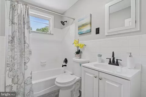 Bath - 238 Powell Rd, Springfield, PA 19064 photo 2 of 2