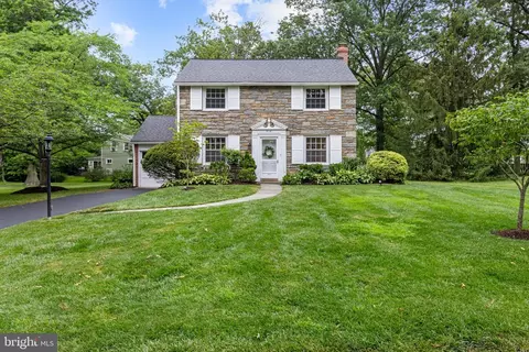 404 N Hawthorne Rd, Wallingford, PA 19086