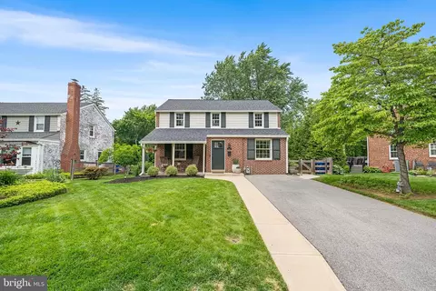 142 Barcladen Rd, Bryn Mawr, PA 19010