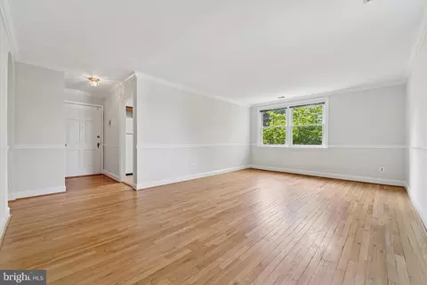 Living - 500 E Lancaster Ave #138-C, Wayne, PA 19087 photo 1 of 4