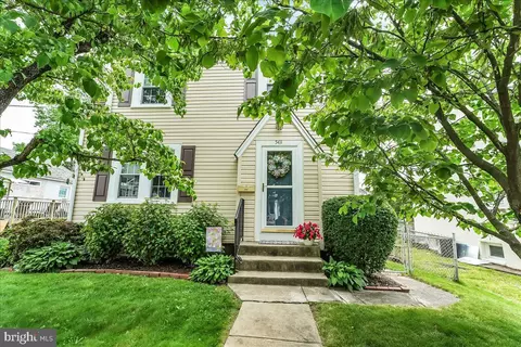 543 Sycamore Ave, Folsom, PA 19033