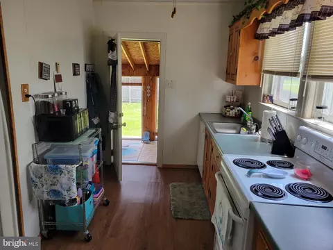 Entry Way - 1565 Beale St #101, Marcus Hook, PA 19061 photo 1 of 1