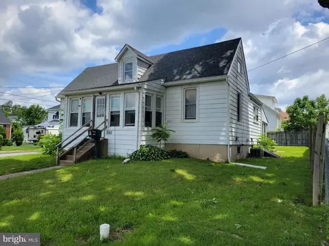 1565 Beale St #101, Marcus Hook, PA 19061