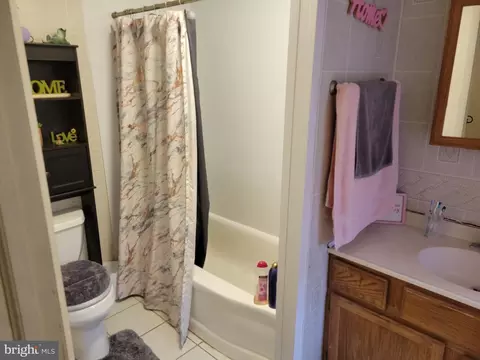Bath - 1565 Beale St #101, Marcus Hook, PA 19061 photo 1 of 1