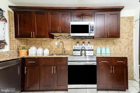Kitchen - 268 Hampden Rd, Darby, PA 19082 photo 3 of 3