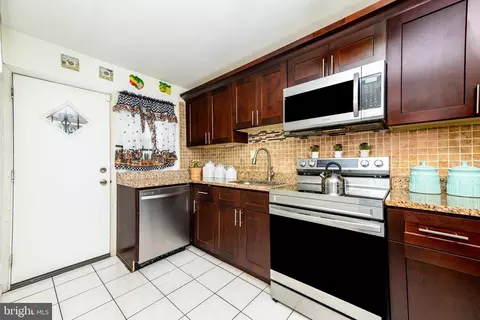 Kitchen - 268 Hampden Rd, Darby, PA 19082 photo 2 of 3