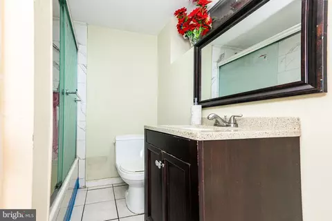 Bath - 268 Hampden Rd, Darby, PA 19082 photo 1 of 2