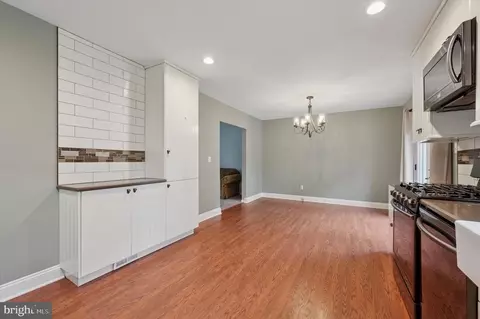 Entry Way - 4410 Pilgrim Ln, Boothwyn, PA 19061 photo 4 of 4