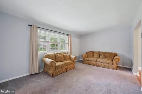 Living - 4410 Pilgrim Ln, Boothwyn, PA 19061 photo 1 of 4