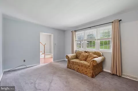 Living - 4410 Pilgrim Ln, Boothwyn, PA 19061 photo 4 of 4