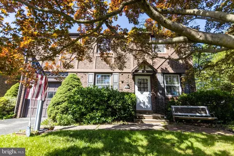802 Kenwood Rd, Drexel Hill, PA 19026
