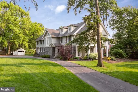 673 Ardmore Ave, Ardmore, PA 19003