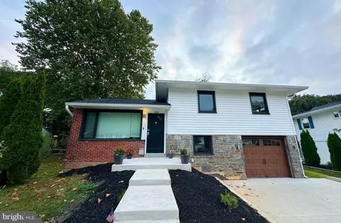 1126 Brookwood Ln #208, Secane, PA 19018