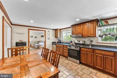 Kitchen - 11 Stratford Dr, Springfield, PA 19064 photo 1 of 3