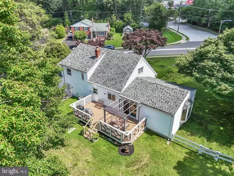 Exterior - 11 Stratford Dr, Springfield, PA 19064 photo 6 of 9