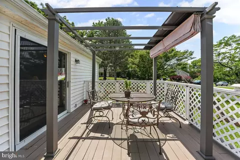 Exterior - 11 Stratford Dr, Springfield, PA 19064 photo 3 of 9