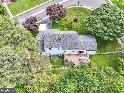 View/Area - 11 Stratford Dr, Springfield, PA 19064 photo 6 of 8