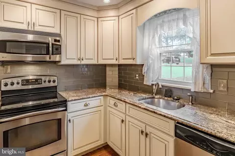 1004 Stoneybrook Dr, Springfield, PA 19064 photo 14