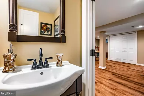 1004 Stoneybrook Dr, Springfield, PA 19064 photo 32