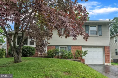 607 Wynnbrook Rd, Secane, PA 19018