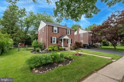 2530 Woodleigh Rd, Havertown, PA 19083