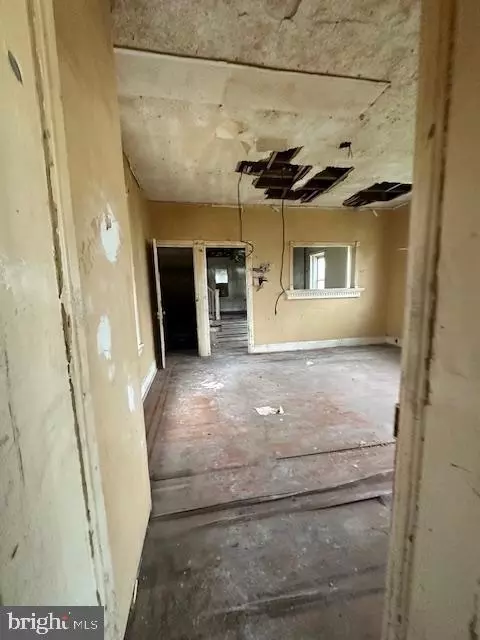 Entry Way - 4412 Post Rd, Marcus Hook, PA 19061 photo 1 of 11