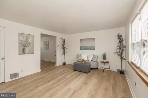 Living - 1222 E 10th St, Eddystone, PA 19022 photo 2 of 5