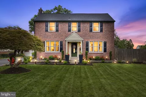 479 Colonial Park Dr, Springfield, PA 19064