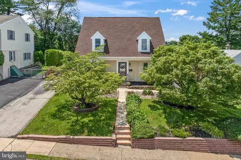 51 E Ann Rd, Broomall, PA 19008