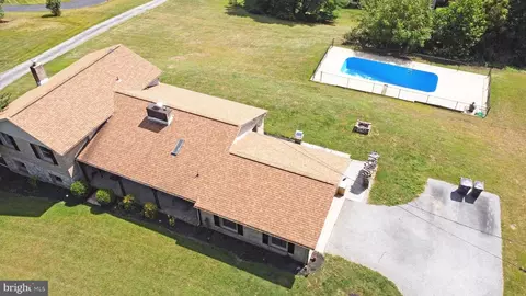 140 Governor Markham Dr, Glen Mills, PA 19342