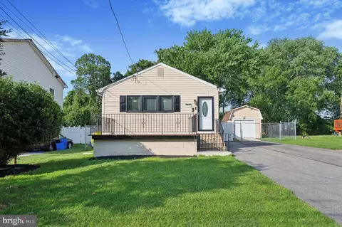 735 W Cooke Ave, Glenolden, PA 19036