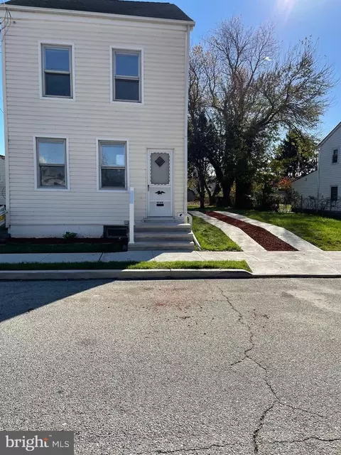 1417 E 13th St, Crum Lynne, PA 19022