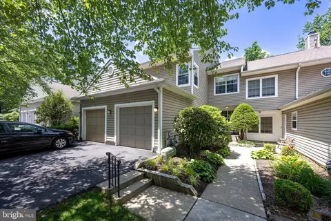 256 Stanton Ct, Glen Mills, PA 19342