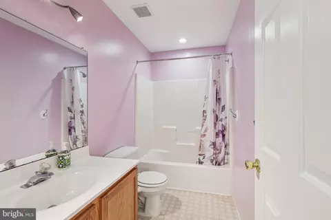 Bath - 2640 E Colonial Dr, Boothwyn, PA 19061 photo 3 of 3