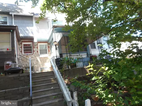 402 Croyden Rd, Darby, PA 19082
