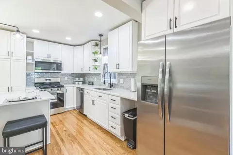 Kitchen - 424 N Rolling Rd, Springfield, PA 19064 photo 1 of 5