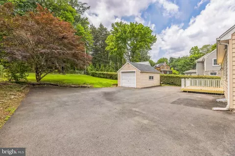 Exterior - 424 N Rolling Rd, Springfield, PA 19064 photo 5 of 5