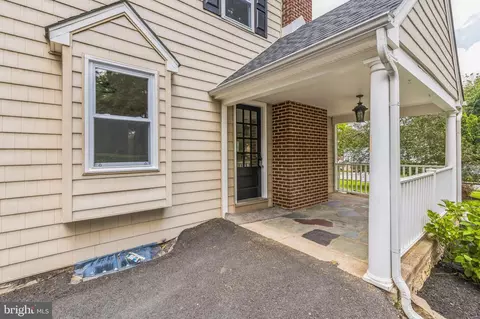 Exterior - 424 N Rolling Rd, Springfield, PA 19064 photo 4 of 5