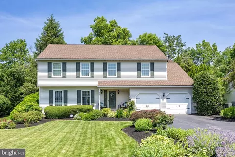 910 Mayfield Ln, Chadds Ford, PA 19317