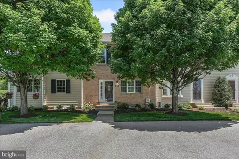 202 Meadow Ct #202, Glen Mills, PA 19342
