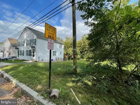 399 Sycamore Ave, Clifton Heights, PA 19018