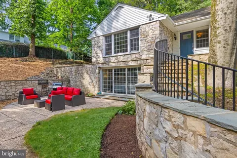 Exterior - 13 Weirwood Rd, Wayne, PA 19087 photo 2 of 8