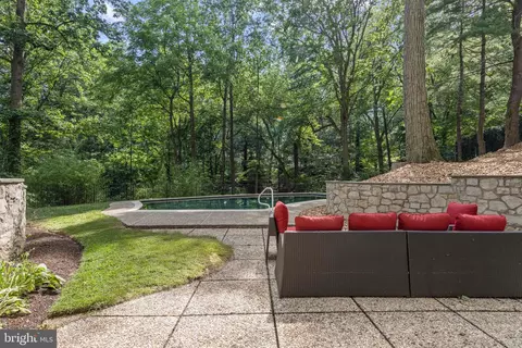 Exterior - 13 Weirwood Rd, Wayne, PA 19087 photo 5 of 8