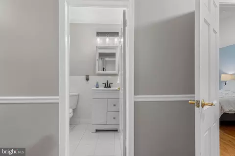 Entry Way - 13 Weirwood Rd, Wayne, PA 19087 photo 8 of 11