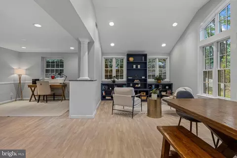 Entry Way - 13 Weirwood Rd, Wayne, PA 19087 photo 3 of 11