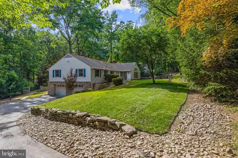 Exterior - 13 Weirwood Rd, Wayne, PA 19087 photo 7 of 8